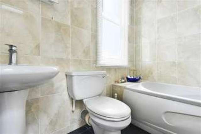  Image of 3 bedroom Property to rent in Springfield Road Brighton BN1 at Springfield Road Brighton Brighton, BN1 6DH
