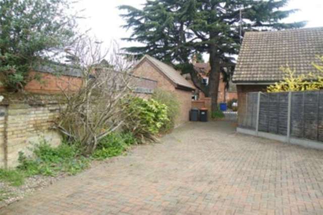  Image of 2 bedroom Detached house to rent in St. Andrews Road Bedford MK40 at Bedford, MK40 2LW