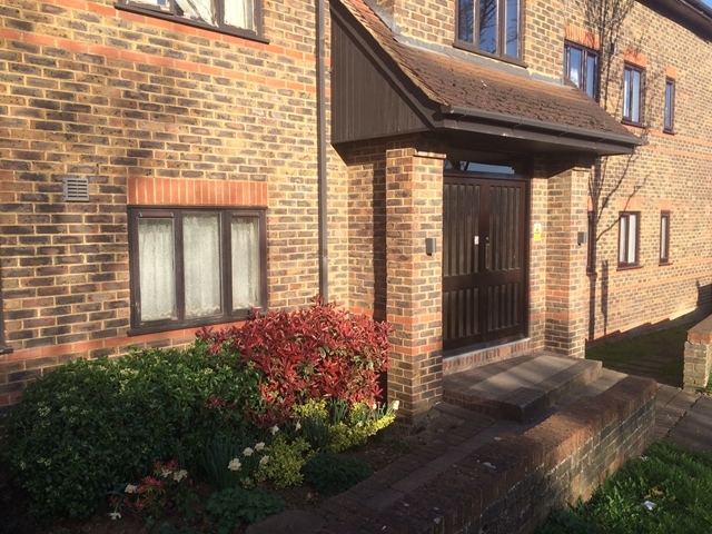  Image of 1 bedroom Flat to rent in Cheam Road Sutton SM1 at The Mount, St. James Road  Sutton, SM1 2BD