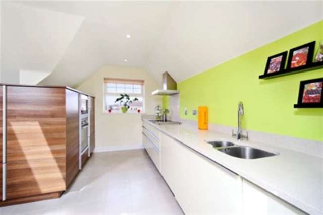  Image of 2 bedroom Flat to rent in Portsmouth Road Cobham KT11 at Cobham, KT11 1HZ