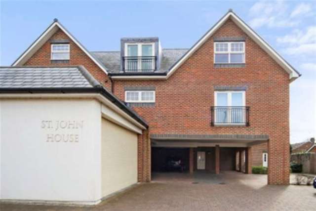  Image of 2 bedroom Flat to rent in Portsmouth Road Cobham KT11 at Cobham, KT11 1HZ