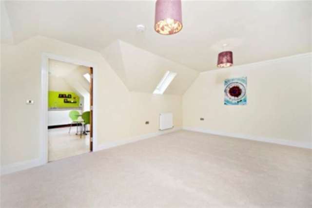  Image of 2 bedroom Flat to rent in Portsmouth Road Cobham KT11 at Cobham, KT11 1HZ