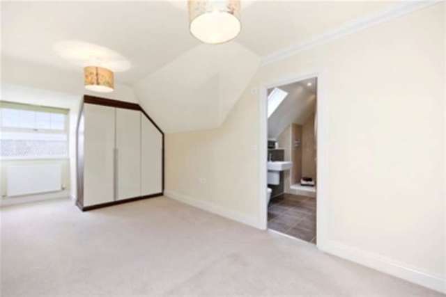  Image of 2 bedroom Flat to rent in Portsmouth Road Cobham KT11 at Cobham, KT11 1HZ