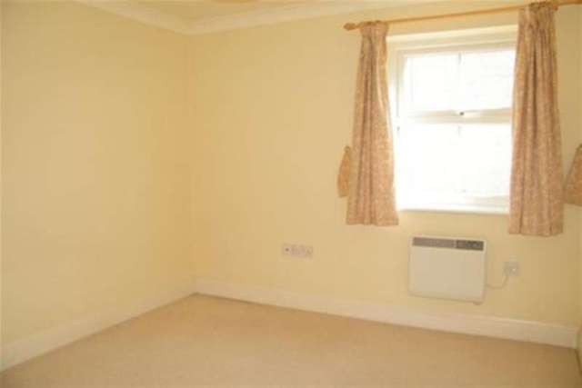  Image of 2 bedroom Flat to rent in Station Road Wincanton BA9 at Wincanton, BA9 9QA
