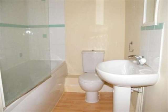  Image of 2 bedroom Flat to rent in Station Road Wincanton BA9 at Wincanton, BA9 9QA