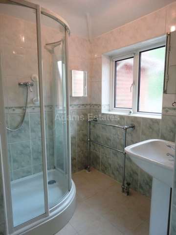  Image of 6 bedroom Semi-Detached house to rent in Stanhope Road Reading RG2 at Stanhope Road  Reading, RG2 7HN
