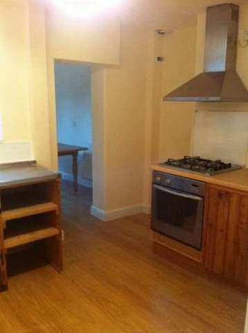  Image of 2 bedroom Property to rent in Staplegrove Road Taunton TA1 at Staplegrove Road  Taunton, TA1 1DQ