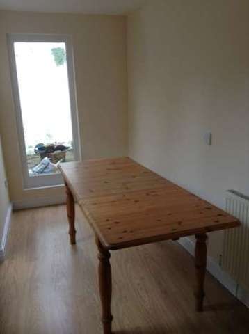  Image of 2 bedroom Property to rent in Staplegrove Road Taunton TA1 at Staplegrove Road  Taunton, TA1 1DQ