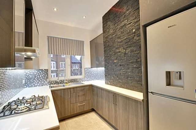  Image of 2 bedroom Flat to rent in Stile Hall Gardens London W4 at Stile Hall Gardens  Chiswick, W4 3BP