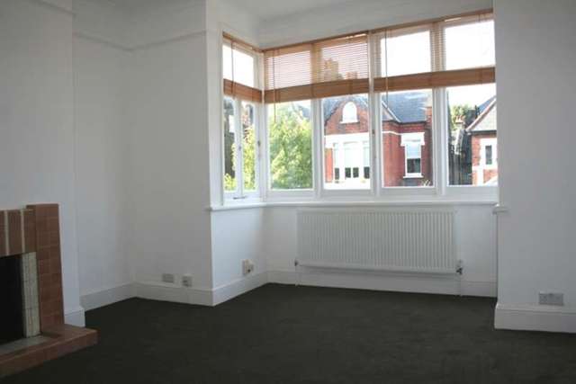  Image of 2 bedroom Flat to rent in Stile Hall Gardens London W4 at Stile Hall Gardens  Chiswick, W4 3BP
