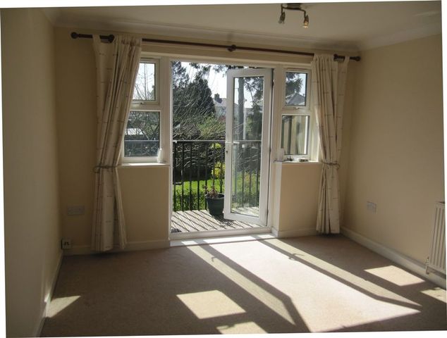  Image of 2 bedroom Flat to rent in Hunt Court Marlow Road Stokenchurch High Wycombe HP14 at Hunt Court Marlow Road Stokenchurch, HP14 3NY