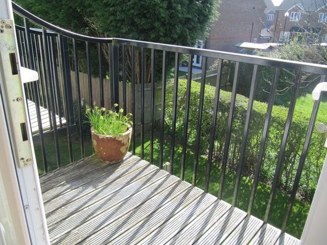  Image of 2 bedroom Flat to rent in Hunt Court Marlow Road Stokenchurch High Wycombe HP14 at Hunt Court Marlow Road Stokenchurch, HP14 3NY
