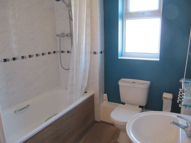  Image of 2 bedroom Flat to rent in Hunt Court Marlow Road Stokenchurch High Wycombe HP14 at Hunt Court Marlow Road Stokenchurch, HP14 3NY