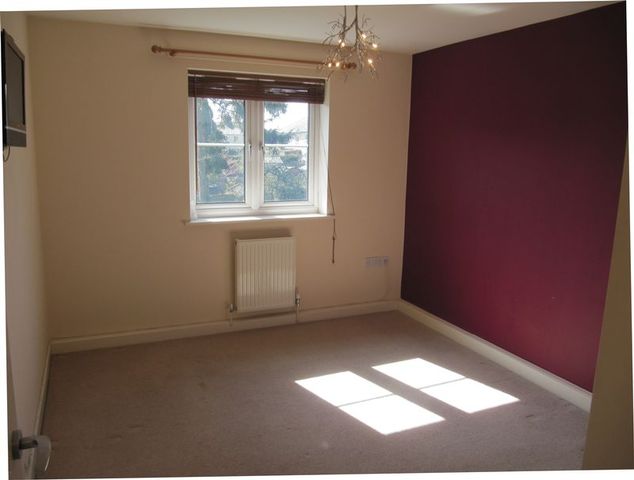  Image of 2 bedroom Flat to rent in Hunt Court Marlow Road Stokenchurch High Wycombe HP14 at Hunt Court Marlow Road Stokenchurch, HP14 3NY