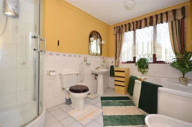  Image of 5 bedroom Detached house for sale in Stourmouth Stourmouth Canterbury CT3 at Canterbury Kent Canterbury, CT3 1HT