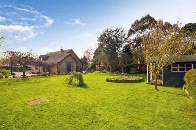 Image of 5 bedroom Detached house for sale in Stourmouth Stourmouth Canterbury CT3 at Canterbury Kent Canterbury, CT3 1HT