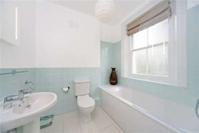  Image of 1 bedroom Flat to rent in Stowe Road London W12 at London, W12 8BN