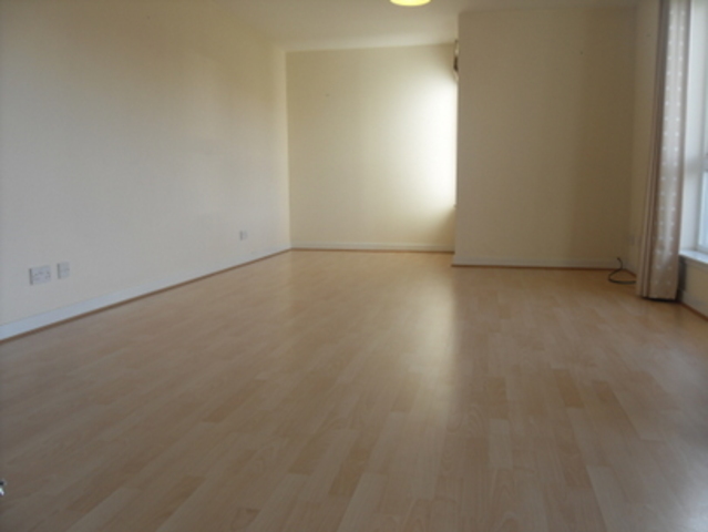  Image of 2 bedroom Flat to rent in Strathblane Gardens Anniesland Glasgow G13 at Anniesland Glasgow Glasgow, G13 1BL