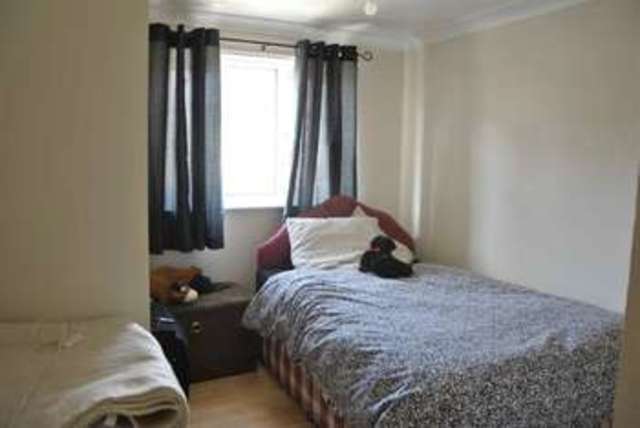  Image of 4 bedroom Semi-Detached house for sale in Copse Avenue Swindon SN1 at Swindon Wilts Swindon, SN1 2QG