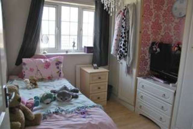  Image of 4 bedroom Semi-Detached house for sale in Copse Avenue Swindon SN1 at Swindon Wilts Swindon, SN1 2QG