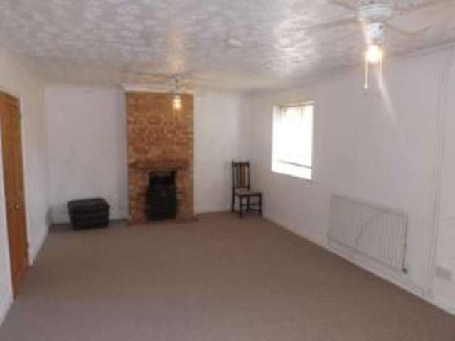  Image of 3 bedroom Semi-Detached house for sale in Sutton Avenue Biggleswade SG18 at Biggleswade Bedfordshire Biggleswade, SG18 0NZ