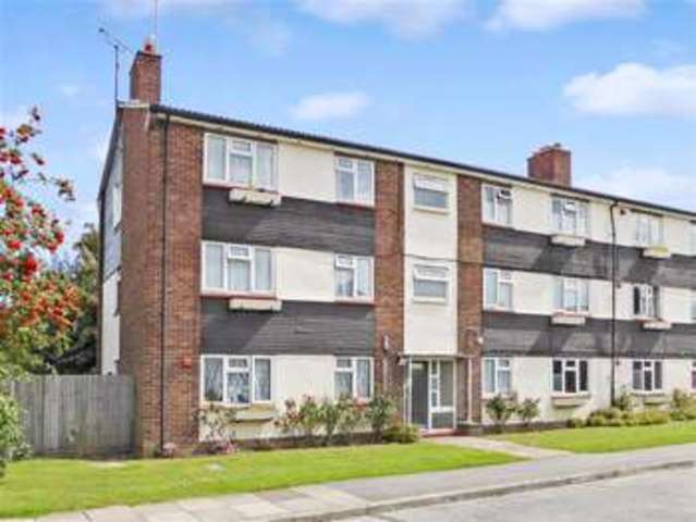  Image of 1 bedroom Flat for sale in Swalecliffe Court Drive Whitstable CT5 at Whitstable Kent Whitstable, CT5 2NF