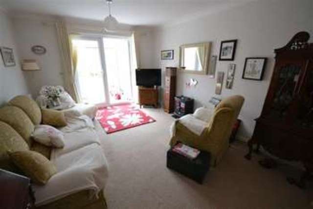  Image of 2 bedroom Property for sale in Swan Court Hornsea HU18 at Swan Court Hornsea Hornsea, HU18 1LF