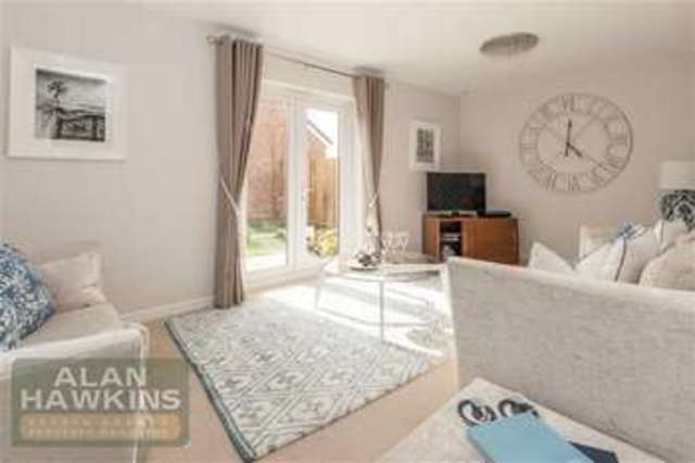  Image of 3 bedroom Property for sale in Longleaze Wootton Bassett Swindon SN4 at Longleaze Swindon Swindon, SN4 8AX
