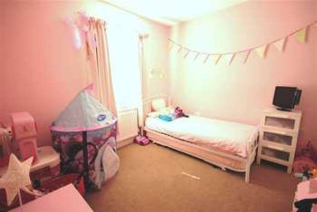  Image of 3 bedroom Property for sale in Swindon SN1 at Ravensdale Swindon Swindon, SN1 7AN