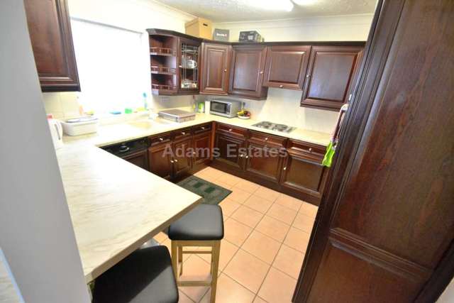  Image of 1 bedroom House Share to rent in Sycamore Road Reading RG2 at Sycamore Road Shinfield Reading, RG2 7LX