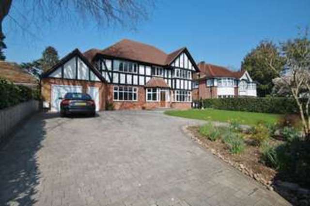  Image of Detached house to rent in East Avenue Bournemouth BH3 at East Avenue  Bournemouth, BH3 7DB