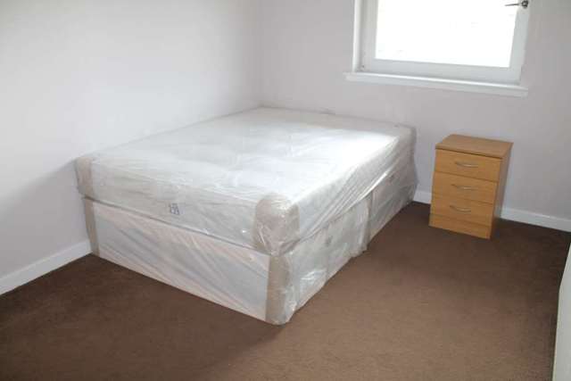  Image of 2 bedroom Flat to rent in Ferguslie Walk Paisley PA1 at Tannahill Court (  Paisley, PA1 2RQ