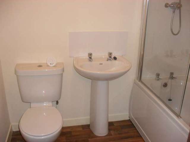  Image of 2 bedroom Flat to rent in Ferguslie Walk Paisley PA1 at Tannahill Court, Ferguslie Walk (  Paisley, PA1 2RQ