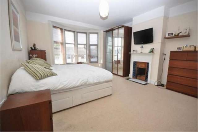  Image of 5 bedroom Semi-Detached house to rent in Greenway Road Taunton TA2 at GREENWAY ROAD  TAUNTON, TA2 6LE