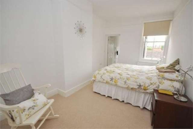  Image of 5 bedroom Semi-Detached house to rent in Greenway Road Taunton TA2 at GREENWAY ROAD  TAUNTON, TA2 6LE