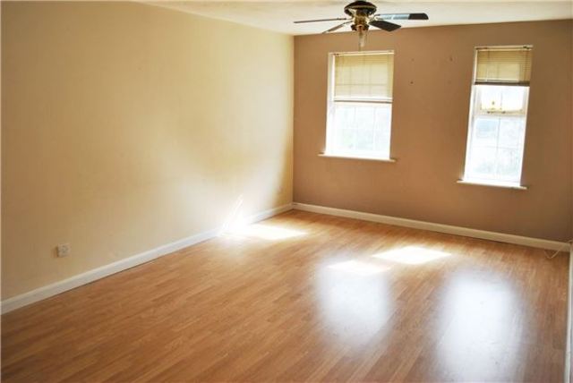  Image of 2 bedroom Flat for sale in Tavern Close Carshalton SM5 at Surrey, SM5 1JE