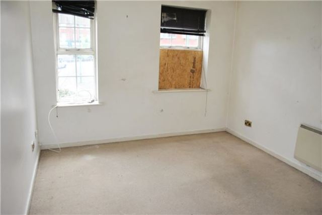  Image of 2 bedroom Flat for sale in Tavern Close Carshalton SM5 at Surrey, SM5 1JE