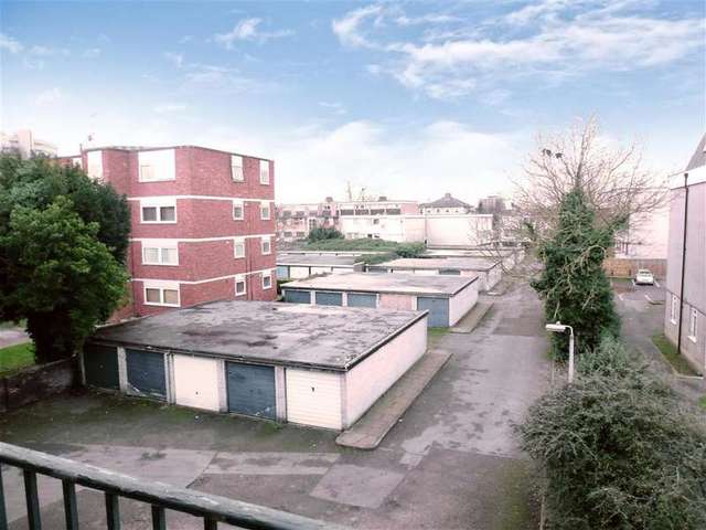  Image of 2 bedroom Maisonette for sale in Tavistock Road Croydon CR0 at Croydon Surrey Croydon, CR0 2AL