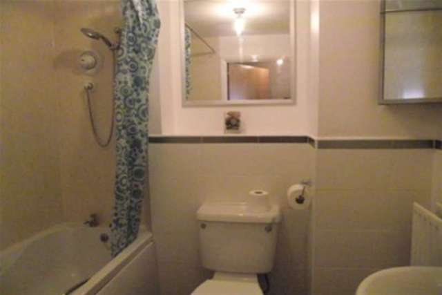  Image of 2 bedroom Flat to rent in Templeton Drive Fearnhead Warrington WA2 at Warrington, WA2 0WU