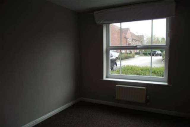  Image of 2 bedroom Flat to rent in Templeton Drive Fearnhead Warrington WA2 at Warrington, WA2 0WU