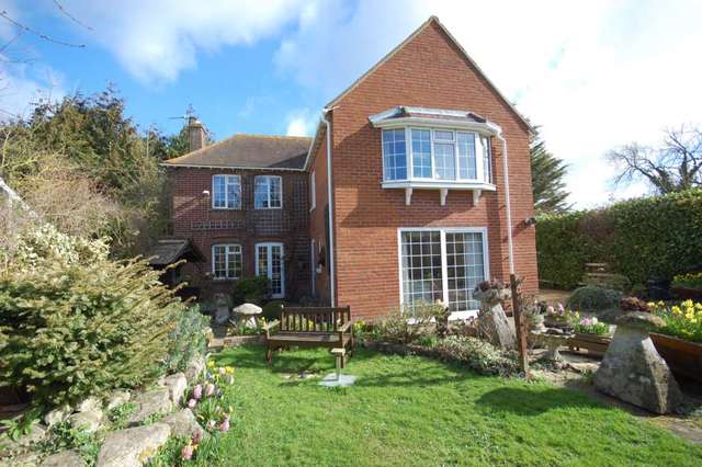  Image of 4 bedroom Detached house for sale in High Street Tetsworth Thame OX9 at High Street Tetsworth Thame, OX9 7AT
