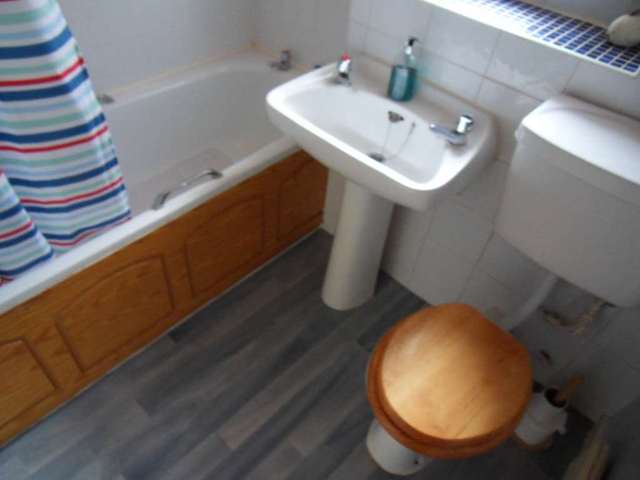  Image of 1 bedroom Flat to rent in Teviot Terrace Johnstone PA5 at Teviot Terrace  Johnstone, PA5 0NW