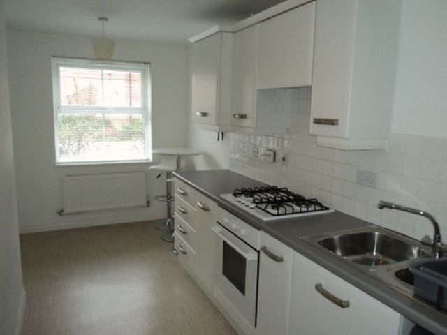  Image of 4 bedroom Detached house to rent in Thatcham Avenue Kingsway Quedgeley Gloucester GL2 at Thatcham Avenue Kingsway Gloucester, GL2 2DN