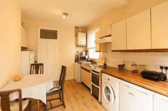 Image of 4 bedroom Terraced house for sale in The Avenue London W4 at The Avenue  London, W4 1HR