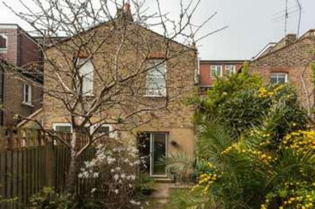  Image of 4 bedroom Terraced house for sale in The Avenue London W4 at The Avenue  London, W4 1HR
