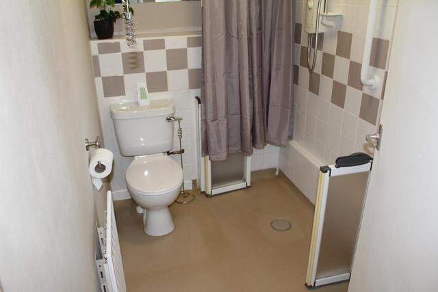  Image of 2 bedroom End of Terrace to rent in The Finches Weymouth DT3 at Broadwey  Weymouth, DT3 5QN
