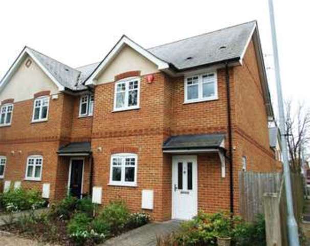  Image of 4 bedroom End of Terrace for sale in Green Lane Winnersh Wokingham RG41 at Green Lane Winnersh Winnersh, RG41 5EH