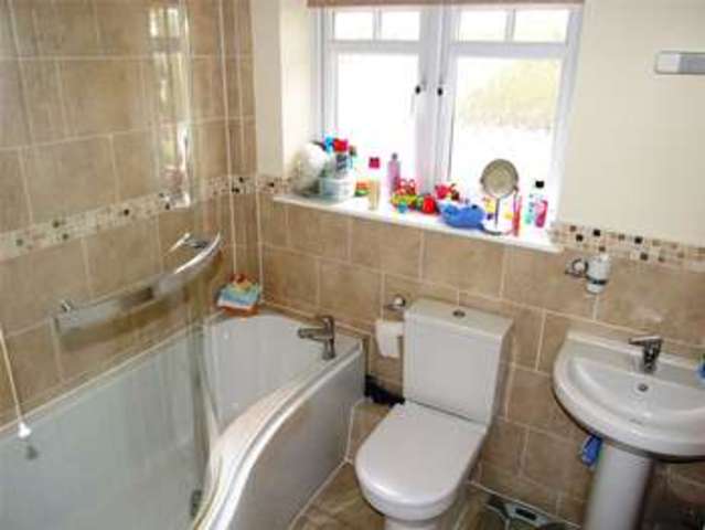  Image of 4 bedroom End of Terrace for sale in Green Lane Winnersh Wokingham RG41 at Green Lane Winnersh Winnersh, RG41 5EH