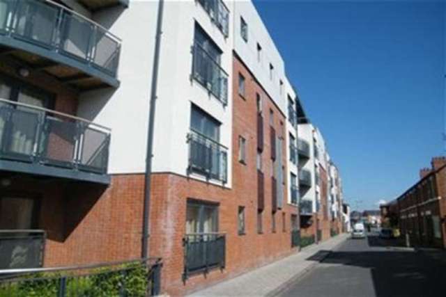  Image of 2 bedroom Flat to rent in Egerton Street Chester CH1 at Chester, CH1 3NJ