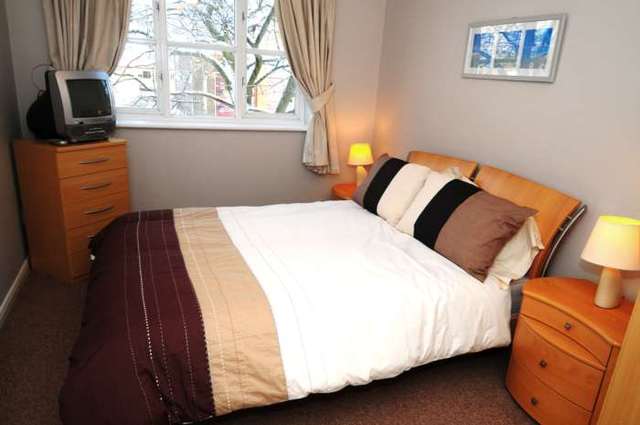  Image of 2 bedroom Apartment to rent in Town Mead Crawley RH11 at Highfield House, Town Mead West Green Crawley, RH11 7EH
